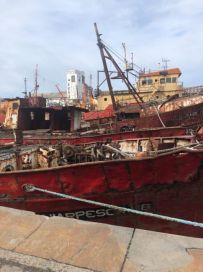 Los buques inactivos y el negociado de los permisos de pesca
