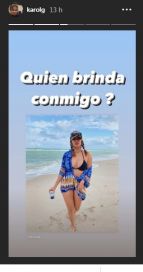 Karol G deslumbró a sus seguidores con su foto en la playa