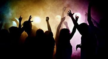 Comenzó debate de proyecto para triplicar multas por “fiestas clandestinas”