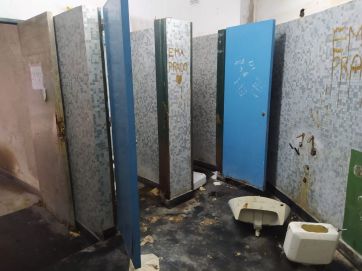 Lamentable estado edilicio del Cementerio Parque