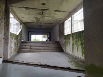 Lamentable estado edilicio del Cementerio Parque