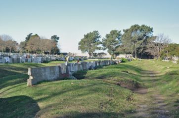 Lamentable estado edilicio del Cementerio Parque