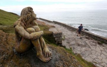 Revelaron la identidad del autor de la escultura en la costa