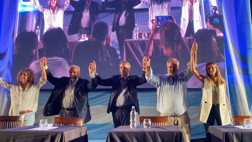 Mientras discuten la presidencia, legisladores de Juntos diseñan un bloque independiente