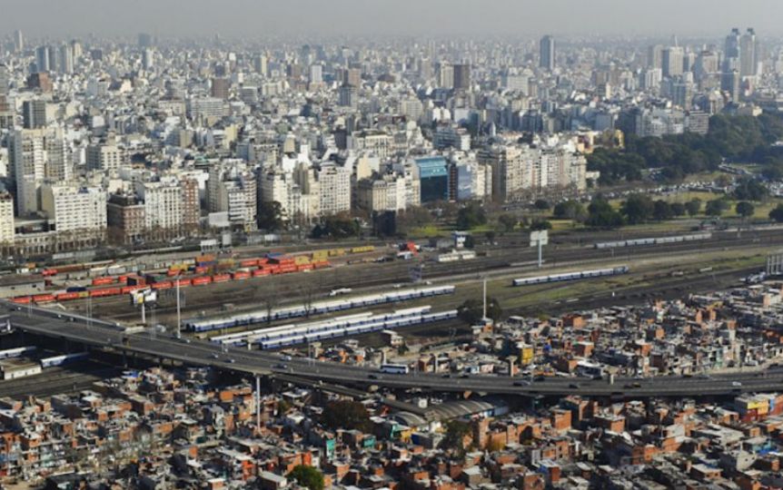 ¿Por qué se redujo la pobreza en 2021?