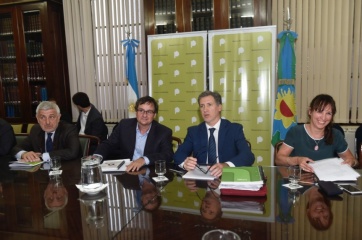 Provincia ofreció bono de 7 mil a estatales: algunos gremios aceptaron, otros no
