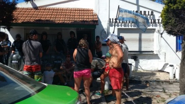 Ocho guardavidas detenidos en manifestación en Cabo Largo