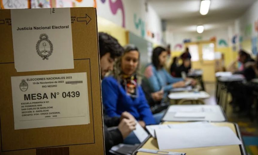 Sin mayores problemas: faltan quince minutos para el cierre de urnas y ya votó el 62% del padrón