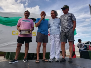 Carlitos Balá hizo delirar a su público, que lo homenajeó a sus 93 años