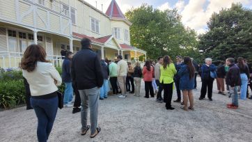 Montenegro encabezó un brindis de fin de año en Villa Victoria Ocampo