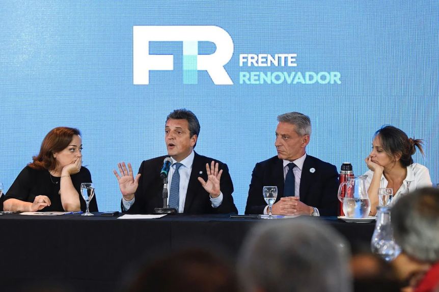 Autocrítica, palos a Milei y renovación: Massa reaparece con la interna de UP agitada