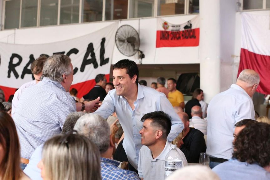 “La UCR tiene que generar y liderar una propuesta alternativa”