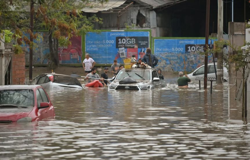 Trágico temporal: 16 muertos, 100 desaparecidos y más de 1.450 evacuados