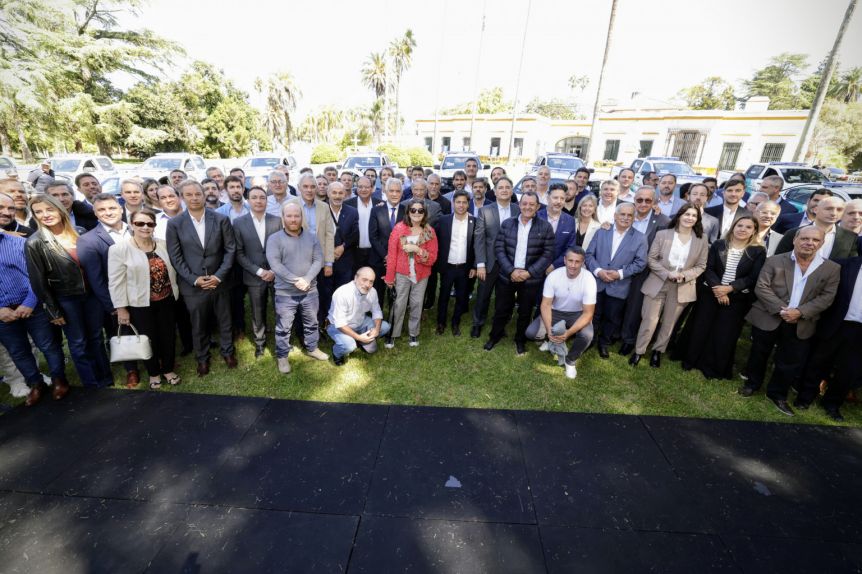 Kicillof activó el Fondo de Seguridad y más de 100 intendentes firmaron el convenio