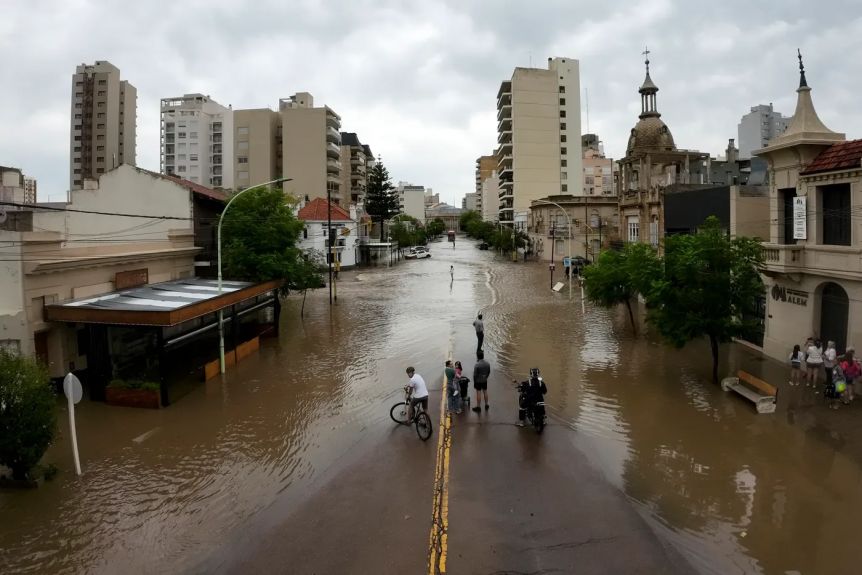 SUR: el Gobierno creó un fondo especial para las víctimas del temporal en Bahía Blanca