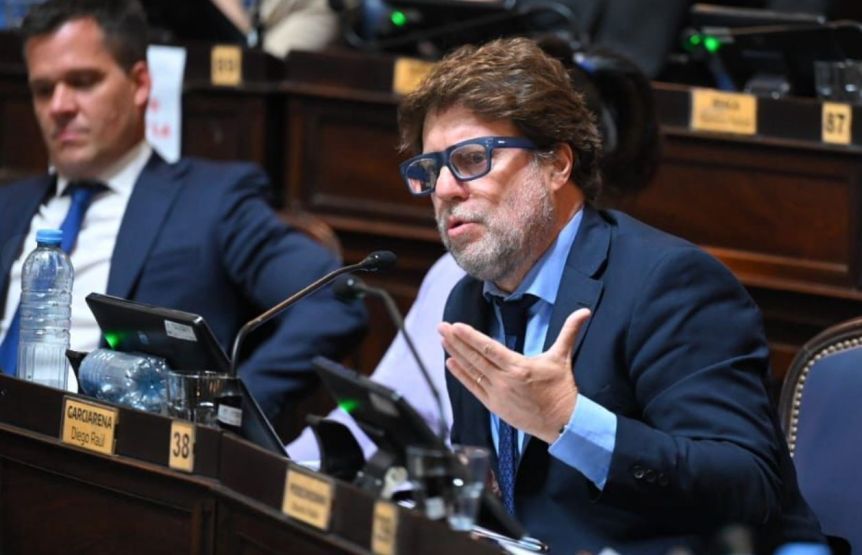 Endeudamiento: para el radicalismo, es todo el paquete o nada