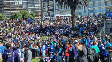 Kicillof hizo pie en Mar del Plata, en un acto con la interna a flor de piel