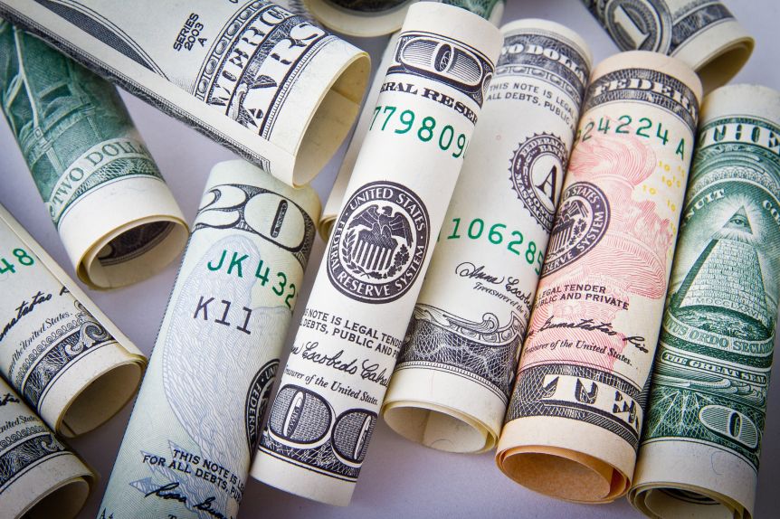El dólar sigue en niveles récord y Caputo dijo que el plan no cambia