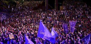 Milei cerró la campaña en Rosario pidiéndoles a los jóvenes que “sigan acompañando”