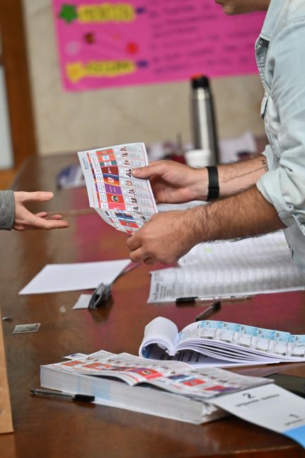 Cerraron los comicios: baja participación y fuerte polarización en todo el país