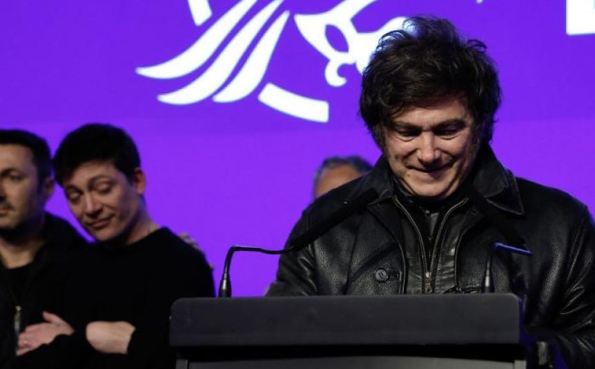 Del festejo al fuego cruzado: Buenos Aires, campo de batalla libertario