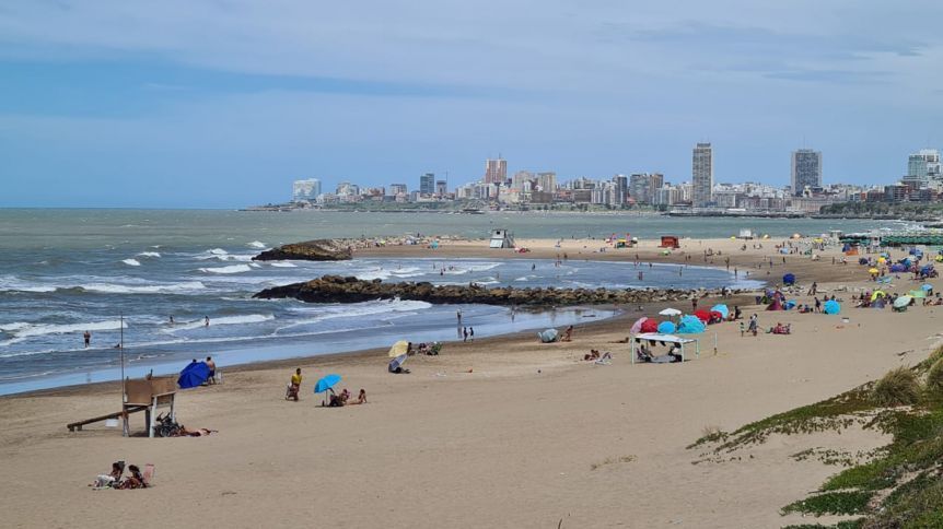 La puja por las playas marplatenses se traslada a Obras