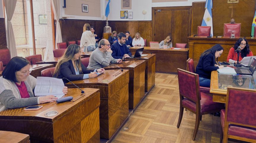 Doble vara radical en Concejo: el archivo de la especialización en género expone la contradicción de la UCR