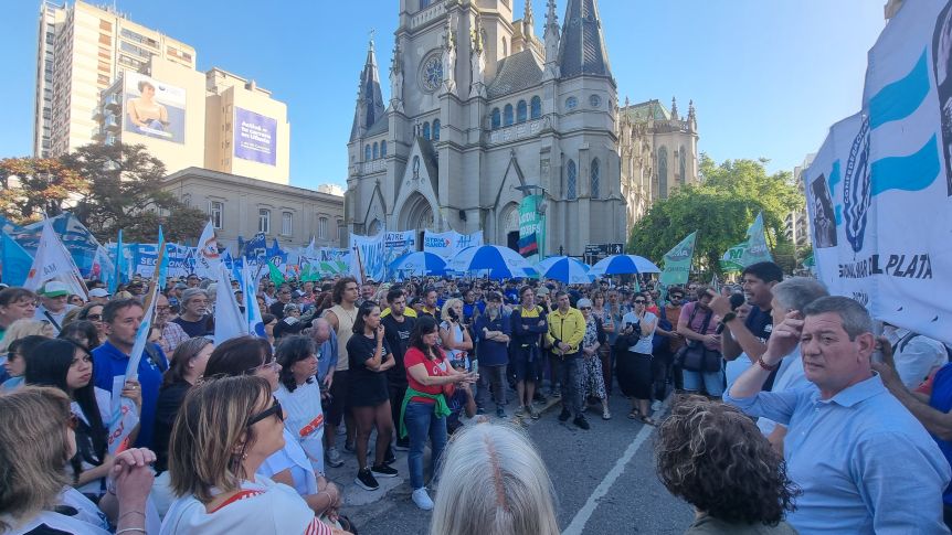 Mar del Plata: masiva movilización rechazó la reforma laboral