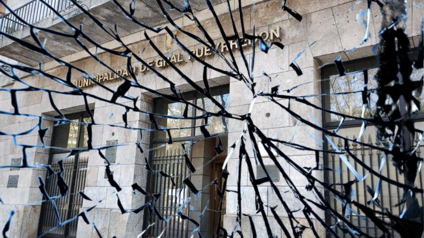 El salario municipal en el centro del ajuste: la agrupación AzulGrana denunció el pago en cuotas y cargó contra Neme