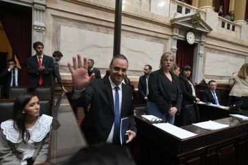 Adorni fue al Congreso en un clima caliente: respaldó el rumbo económico y apuntó a Kicillof