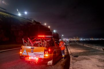 Fuertes vientos, casi 100 reclamos y sin evacuados: el impacto del temporal en Mar del Plata