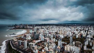 Fuertes vientos, casi 100 reclamos y sin evacuados: el impacto del temporal en Mar del Plata