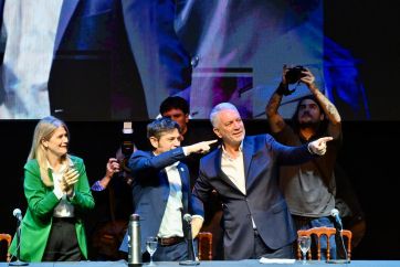 La interna del peronismo se metió en un acto de Kicillof: hubo tensión y abucheos