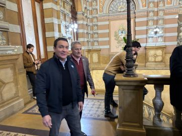 Ante la crisis en salud, intendentes llegan a La Plata para reunirse con Kicillof y Kreplak