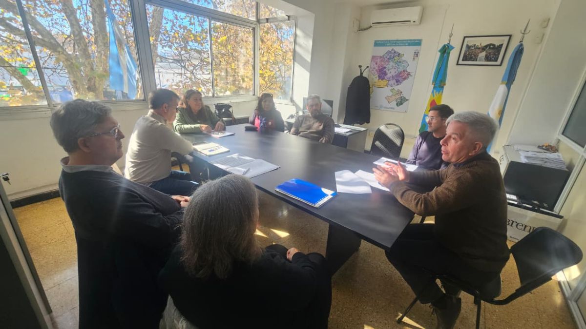 Tras la audiencia laboral, el Ejecutivo y el STM acuerdan reescribir el polémico memorándum y atender la emergencia edilicia