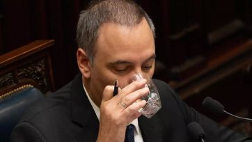 Fin: renunció Manuel Adorni y Santilli será su reemplazo