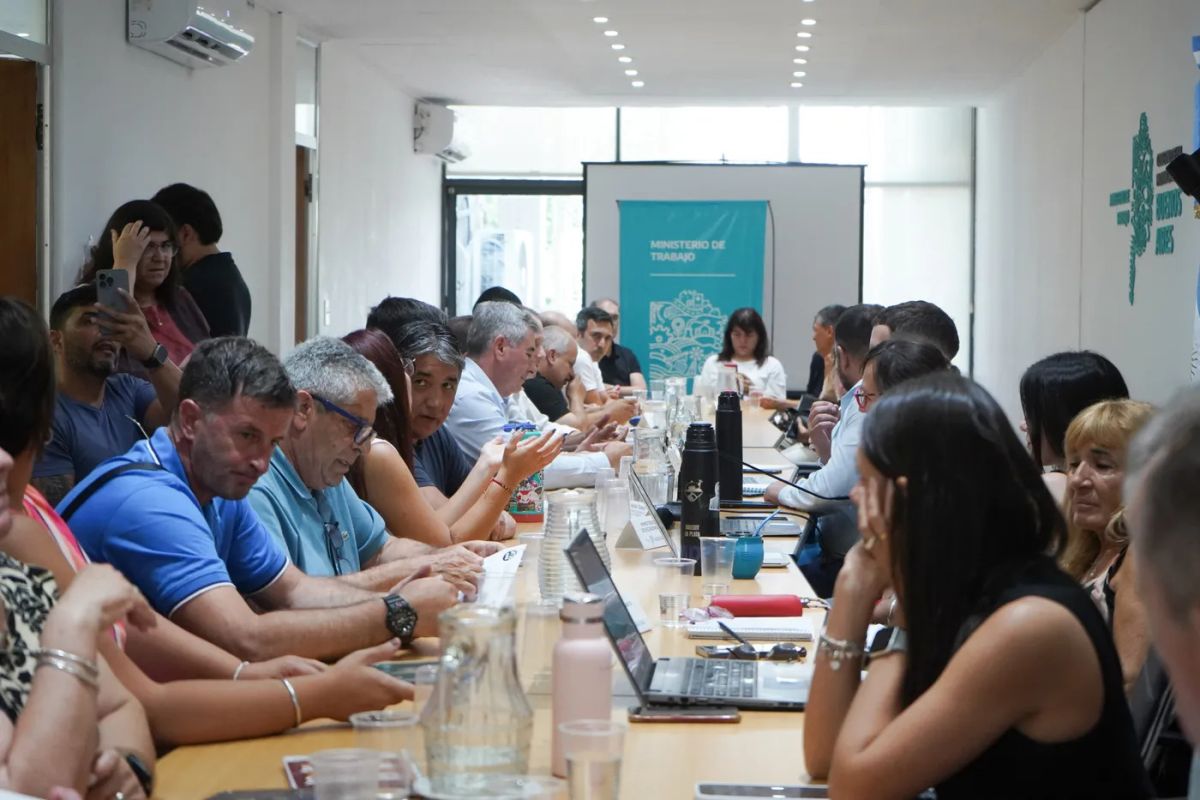 Negociación estancada: PBA ofreció aumento de 2.5% y fue insuficiente para los gremios