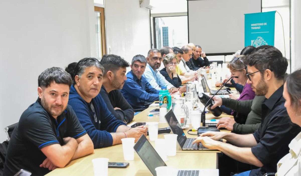 Nuevo round: la provincia convocó a gremios docentes para paritarias