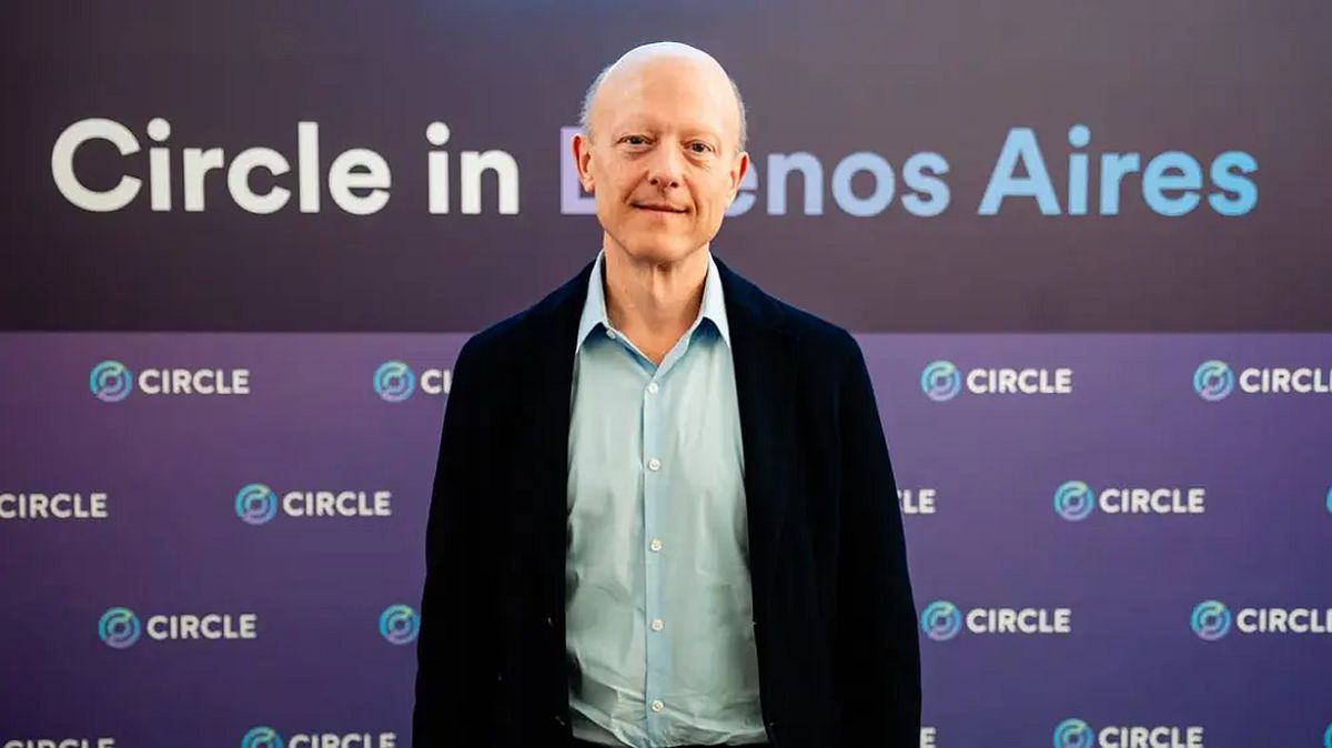 Otro magnate tecnológico busca influir en la ley argentina