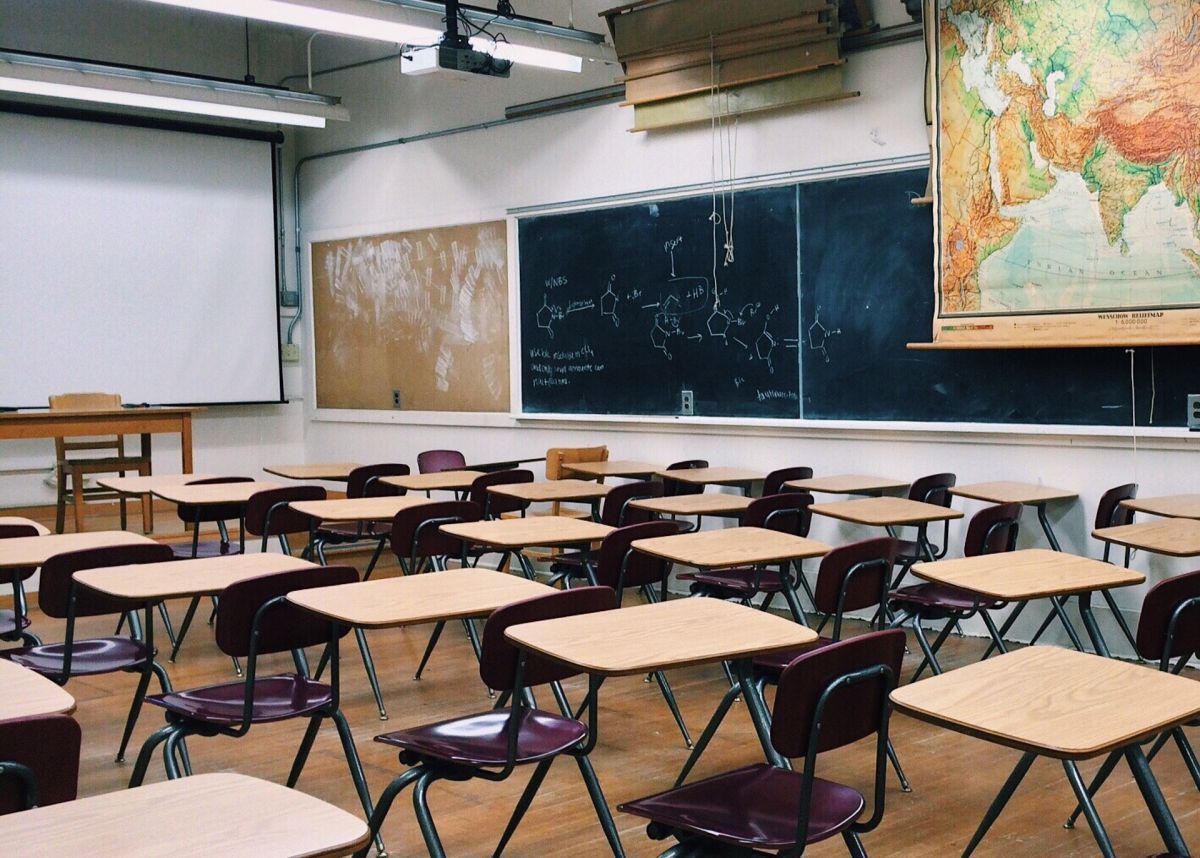 Capital Humano desafía el paro docente y exige garantizar el 75% de las clases el lunes