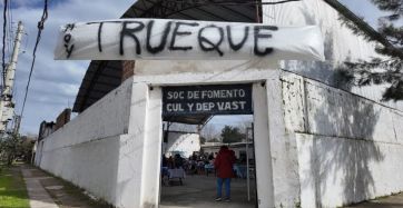 Fantasmas del pasado: el trueque resurge en los barrios alimentado por la crisis