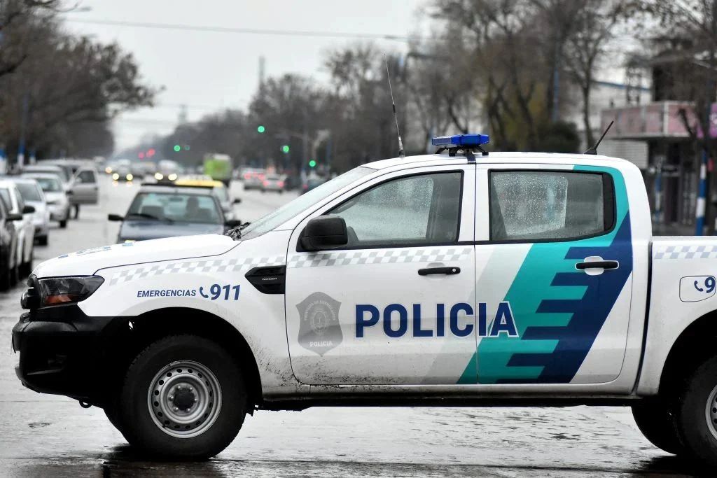 Patrulleros, motos y policías: la Provincia intenta recuperar la calle en medio de la crisis política por la inseguridad