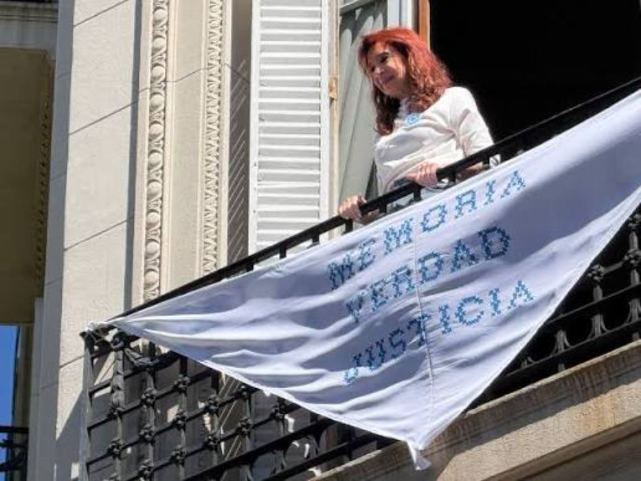 La Justicia embargó el departamento de Cristina Kirchner en San José 1111