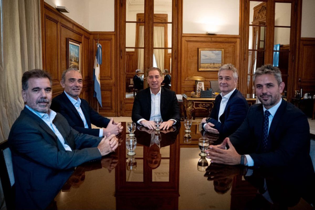 Libertarios y amarillos acercaron posiciones: crearon una mesa política conjunta de cara a 2027