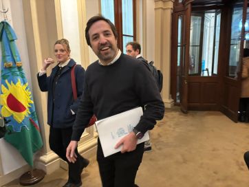 Kreplak defendió los proyectos de salud, respondió sobre el IOMA y apuntó al PAMI