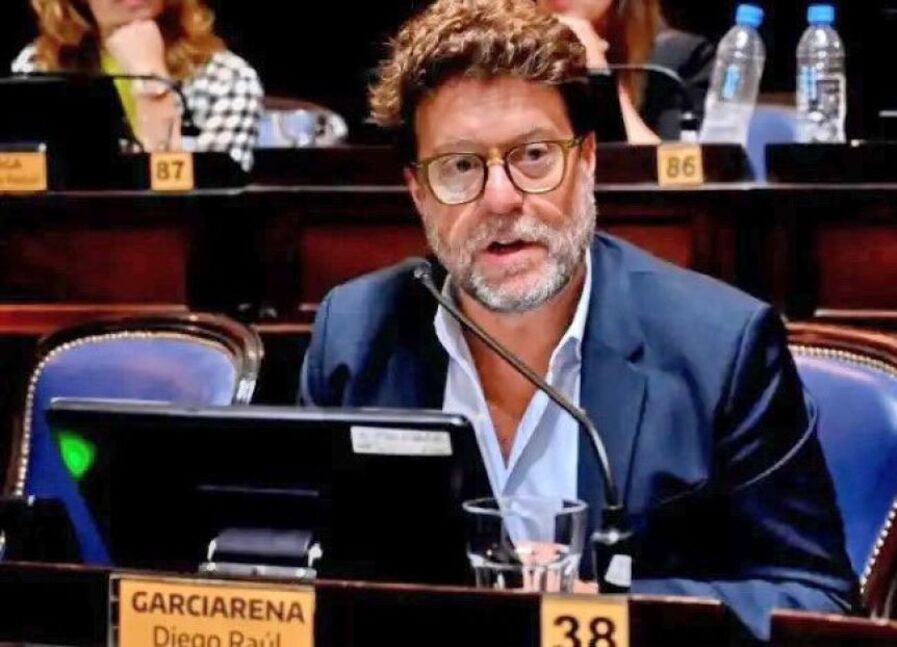 Garciarena criticó a Kicillof por actuar como garante de Río Negro