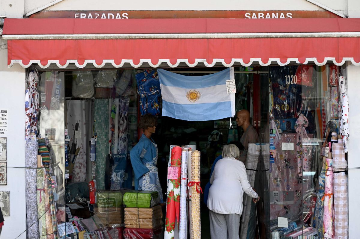Sin plata, con deudas y empleo informal: el drama de los barrios populares