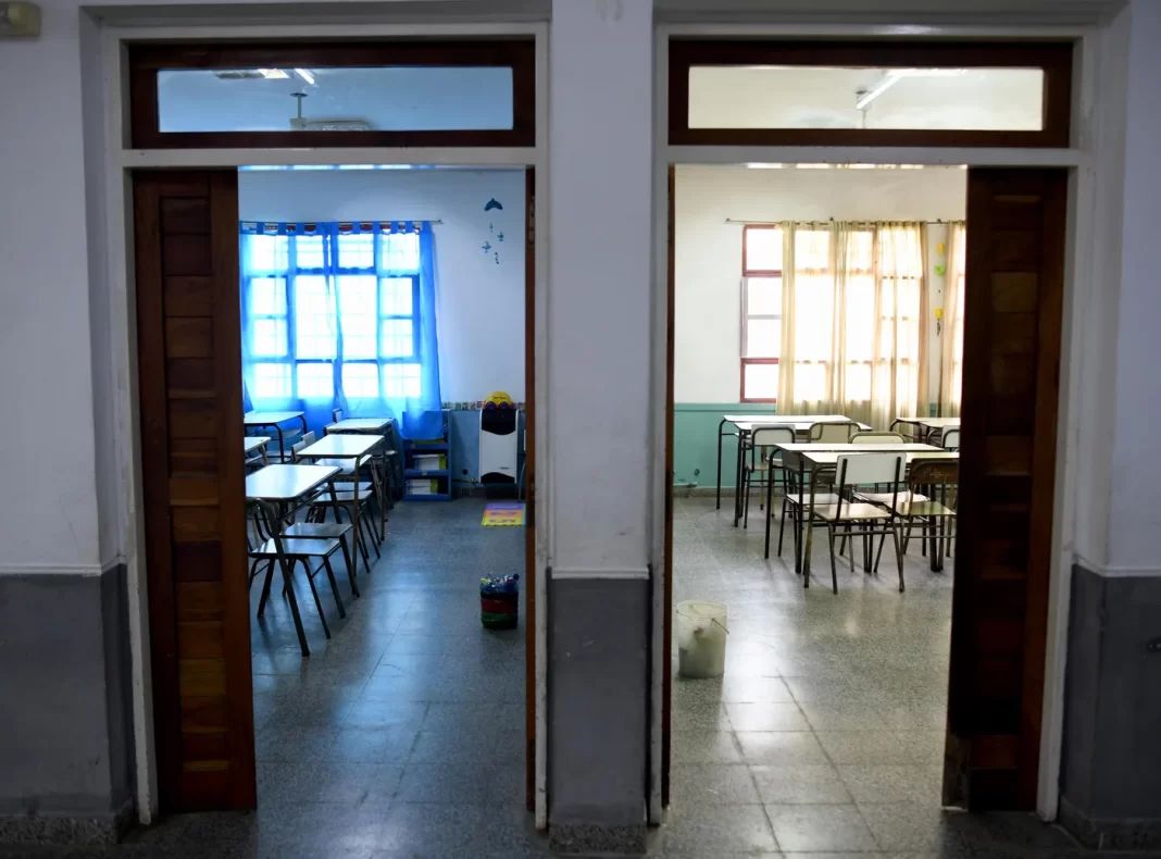 Kicillof desoye a los docentes y amenaza con descuentos por los paros