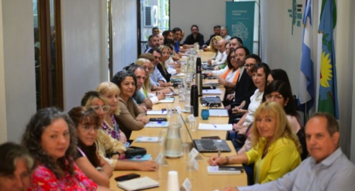 La provincia llamó a los gremios para discutir paritarias tras los constantes reclamos