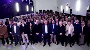Pareja reunió a los concejales libertarios con un mensaje: “dejar atrás al kirchnerismo”